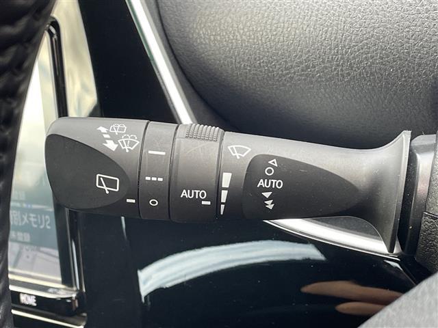 プリウス SセーフティプラスII 4WD 寒冷地仕様 純正9インチナビ フルセグ パノラミックビューモニター 純正エンスタ 衝突軽減ブレーキ 追従クルコン レーンキープ オートハイビーム LEDライト・フォグ 17AW TRDエアロ(18枚目)