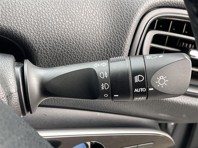 プリウス SセーフティプラスII 4WD 寒冷地仕様 純正9インチナビ フルセグ パノラミックビューモニター 純正エンスタ 衝突軽減ブレーキ 追従クルコン レーンキープ オートハイビーム LEDライト・フォグ 17AW TRDエアロ(19枚目)