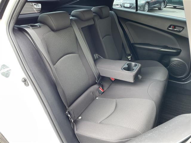 プリウス SセーフティプラスII 4WD 寒冷地仕様 純正9インチナビ フルセグ パノラミックビューモニター 純正エンスタ 衝突軽減ブレーキ 追従クルコン レーンキープ オートハイビーム LEDライト・フォグ 17AW TRDエアロ(25枚目)