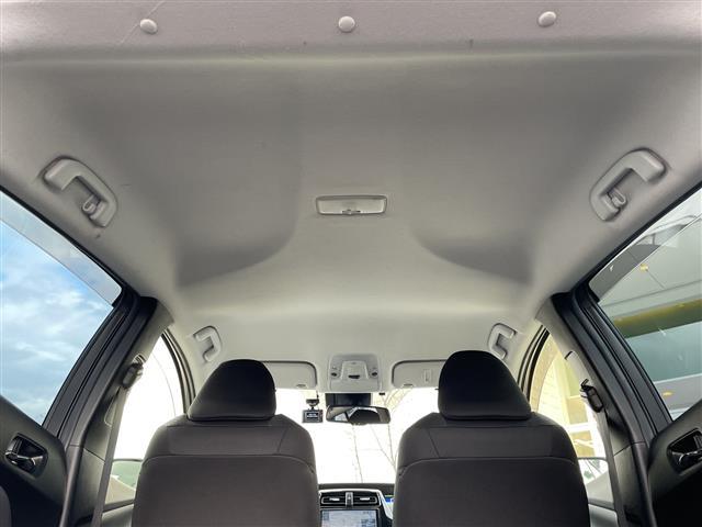 プリウス SセーフティプラスII 4WD 寒冷地仕様 純正9インチナビ フルセグ パノラミックビューモニター 純正エンスタ 衝突軽減ブレーキ 追従クルコン レーンキープ オートハイビーム LEDライト・フォグ 17AW TRDエアロ(30枚目)