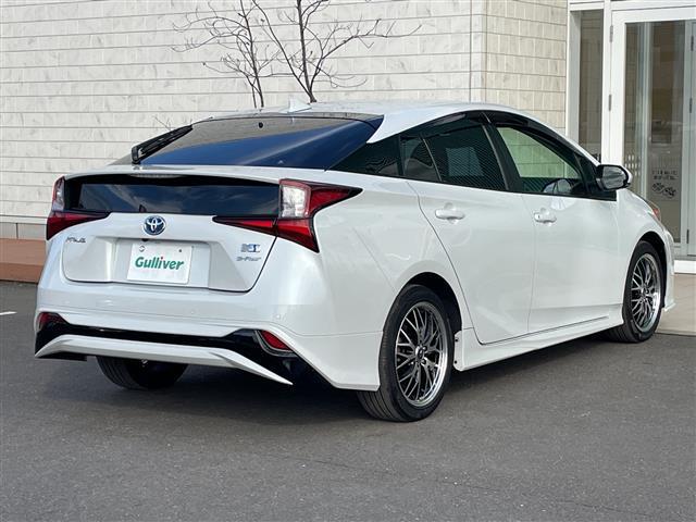 プリウス SセーフティプラスII 4WD 寒冷地仕様 純正9インチナビ フルセグ パノラミックビューモニター 純正エンスタ 衝突軽減ブレーキ 追従クルコン レーンキープ オートハイビーム LEDライト・フォグ 17AW TRDエアロ(34枚目)