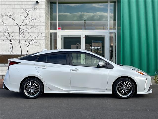 プリウス SセーフティプラスII 4WD 寒冷地仕様 純正9インチナビ フルセグ パノラミックビューモニター 純正エンスタ 衝突軽減ブレーキ 追従クルコン レーンキープ オートハイビーム LEDライト・フォグ 17AW TRDエアロ(38枚目)