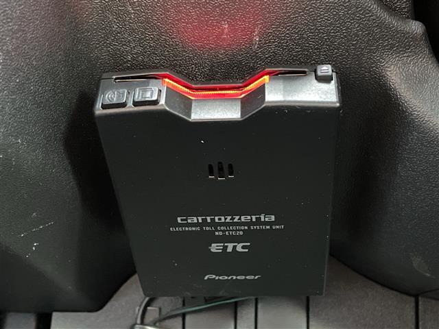 ハイエースバン スーパーGL 4WD 社外HDDナビ フルセグTV バックカメラ 後席モニター 両側スライドドアイージークローザー バンパーガード リアベッドキット LEDヘッドライト フォグランプ 社外ホイール(9枚目)