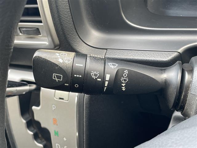 ハイエースバン スーパーGL 4WD 社外HDDナビ フルセグTV バックカメラ 後席モニター 両側スライドドアイージークローザー バンパーガード リアベッドキット LEDヘッドライト フォグランプ 社外ホイール(12枚目)