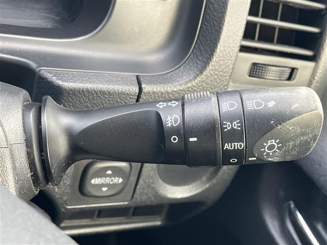 ハイエースバン スーパーGL 4WD 社外HDDナビ フルセグTV バックカメラ 後席モニター 両側スライドドアイージークローザー バンパーガード リアベッドキット LEDヘッドライト フォグランプ 社外ホイール(13枚目)