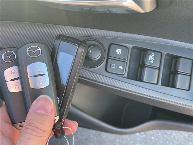 デミオ ＸＤツーリング　４ＷＤ　純正ＳＤナビＴＶ　ヘッドアップディスプレイ　衝突軽減ブレーキ　クルコン　パドルシフト　純正エンスタ　ＥＴＣ　ＬＥＤヘッドライト　フォグランプ　純正１６インチＡＷ　プッシュスタート　スマートキー（13枚目）