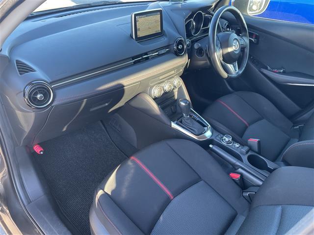 デミオ ＸＤツーリング　４ＷＤ　純正ＳＤナビＴＶ　ヘッドアップディスプレイ　衝突軽減ブレーキ　クルコン　パドルシフト　純正エンスタ　ＥＴＣ　ＬＥＤヘッドライト　フォグランプ　純正１６インチＡＷ　プッシュスタート　スマートキー（23枚目）