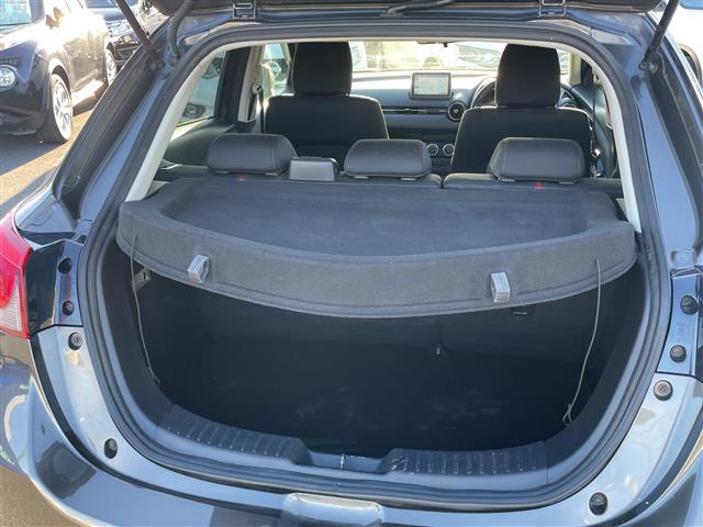 デミオ ＸＤツーリング　４ＷＤ　純正ＳＤナビＴＶ　ヘッドアップディスプレイ　衝突軽減ブレーキ　クルコン　パドルシフト　純正エンスタ　ＥＴＣ　ＬＥＤヘッドライト　フォグランプ　純正１６インチＡＷ　プッシュスタート　スマートキー（29枚目）