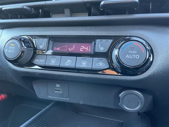 ノート X FOUR 4WD 純正9型Dオーディオ バックカメラ 前方ドラレコ エマージェンシーブレーキ 前席シートヒーター レーンキープアシスト ハイビームアシスト ステアリングヒーター ETC 前後ソナー インテリキー(6枚目)