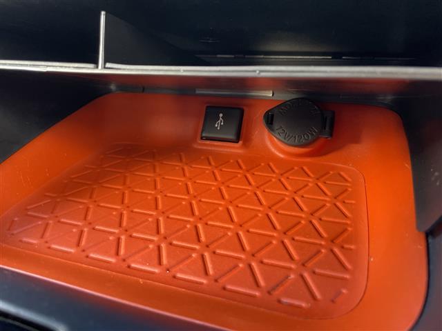 RAV4 アドベンチャー 4WD 純正9インチDAナビ パノラミックビューモニター 合皮スポーツシート 前席エアシート・ヒーター 運転席パワーシート セーフティセンス 前後ドラレコ ステアリングヒーター LEDライト 19AW(9枚目)