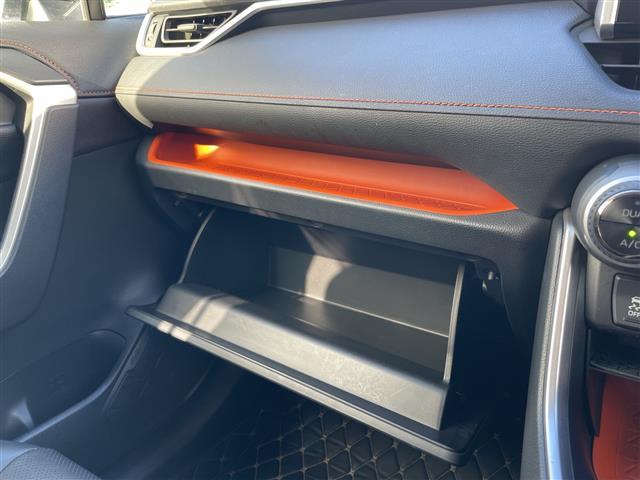 RAV4 アドベンチャー 4WD 純正9インチDAナビ パノラミックビューモニター 合皮スポーツシート 前席エアシート・ヒーター 運転席パワーシート セーフティセンス 前後ドラレコ ステアリングヒーター LEDライト 19AW(16枚目)