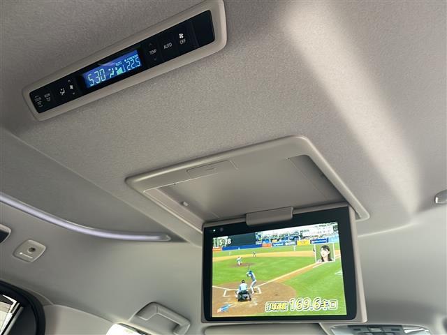 アルファードハイブリッド SR Cパッケージ 4WD 純正9インチDAナビ フルセグ 純正12.1インチフリップダウンモニター 黒革エアシート 両側電動ドア パワーバックドア セーフティセンス 社外車高調 社外20インチアルミ モデリスタエアロ(4枚目)