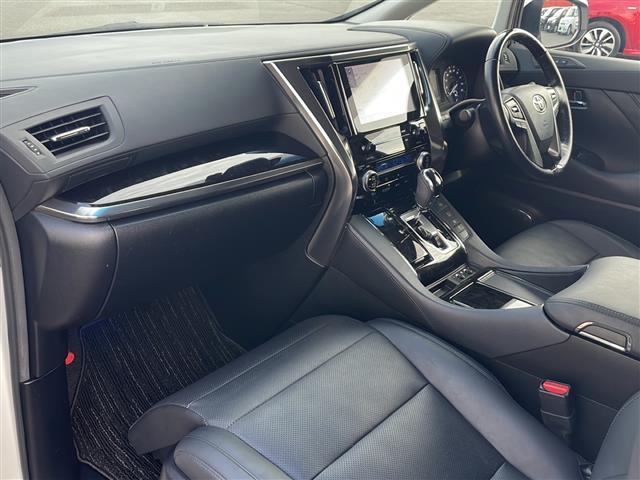 アルファードハイブリッド SR Cパッケージ 4WD 純正9インチDAナビ フルセグ 純正12.1インチフリップダウンモニター 黒革エアシート 両側電動ドア パワーバックドア セーフティセンス 社外車高調 社外20インチアルミ モデリスタエアロ(20枚目)