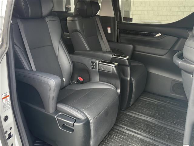 アルファードハイブリッド SR Cパッケージ 4WD 純正9インチDAナビ フルセグ 純正12.1インチフリップダウンモニター 黒革エアシート 両側電動ドア パワーバックドア セーフティセンス 社外車高調 社外20インチアルミ モデリスタエアロ(25枚目)