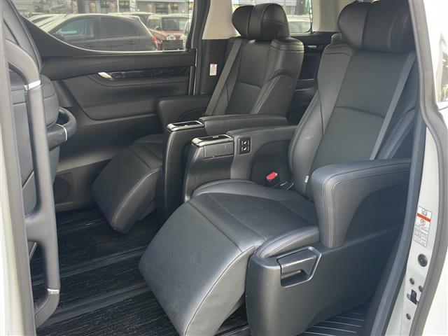 アルファードハイブリッド SR Cパッケージ 4WD 純正9インチDAナビ フルセグ 純正12.1インチフリップダウンモニター 黒革エアシート 両側電動ドア パワーバックドア セーフティセンス 社外車高調 社外20インチアルミ モデリスタエアロ(26枚目)