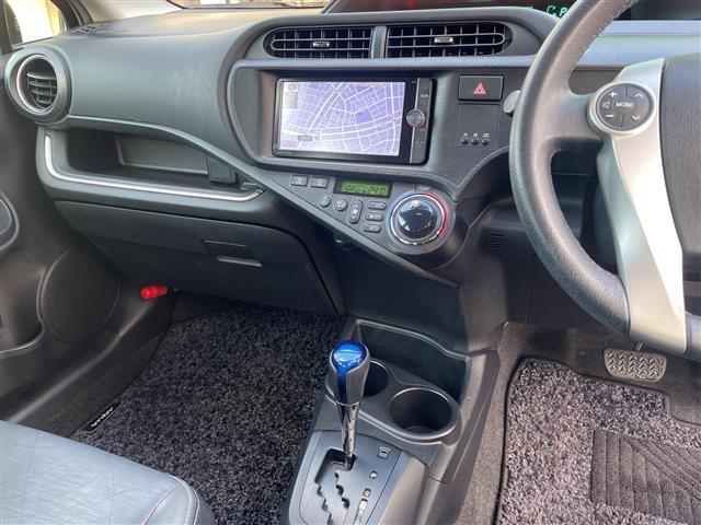 アクア Gブラックソフトレザーセレクション 純正ナビ フルセグ バックカメラ CD・DVD・Bluetooth 合皮シート 前後ドライブレコーダー スマートキー プッシュスタート オートライト ETC 純正アンダーエアロ(3枚目)