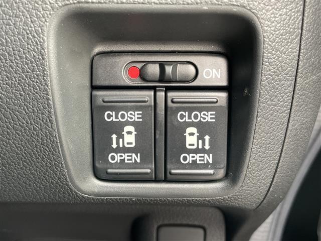 N-BOXカスタム G ターボSSブラックスタイルパッケージ 4WD ターボ 純正メモリナビ フルセグ バックカメラ 両側電動 前席シートヒーター クルコン パドルシフト 衝突軽減ブレーキ シートバックテーブル リアシートスライド HIDライト LEDフォグ(9枚目)