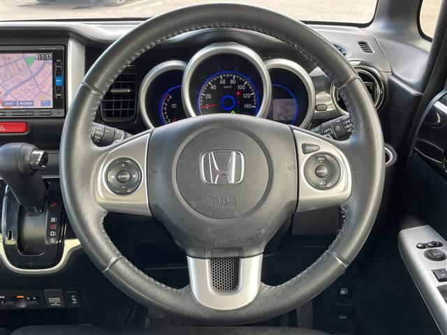 N-BOXカスタム G ターボSSブラックスタイルパッケージ 4WD ターボ 純正メモリナビ フルセグ バックカメラ 両側電動 前席シートヒーター クルコン パドルシフト 衝突軽減ブレーキ シートバックテーブル リアシートスライド HIDライト LEDフォグ(12枚目)