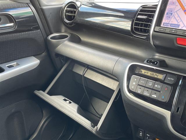 N-BOXカスタム G ターボSSブラックスタイルパッケージ 4WD ターボ 純正メモリナビ フルセグ バックカメラ 両側電動 前席シートヒーター クルコン パドルシフト 衝突軽減ブレーキ シートバックテーブル リアシートスライド HIDライト LEDフォグ(17枚目)