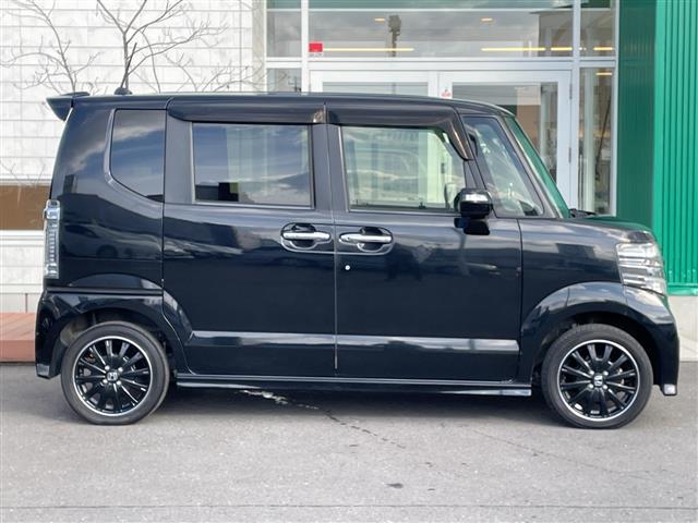 N-BOXカスタム G ターボSSブラックスタイルパッケージ 4WD ターボ 純正メモリナビ フルセグ バックカメラ 両側電動 前席シートヒーター クルコン パドルシフト 衝突軽減ブレーキ シートバックテーブル リアシートスライド HIDライト LEDフォグ(39枚目)