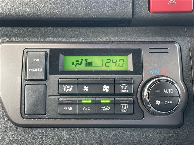 レジアスエースバン マルチロールトランスポーターＩＩ　４ＷＤ　アルパイン１１型ナビ　アルパインフリップダウンモニター　補助バッテリー　純正ベッドキット　フルセグ　Ｂカメラ　合皮コンビシート　ＡＣ１００Ｖ１００Ｗ　ＬＥＤライト・フォグ　ＴＲＤエアロ（9枚目）