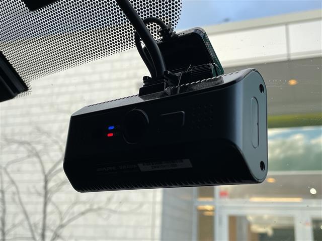 レジアスエースバン マルチロールトランスポーターＩＩ　４ＷＤ　アルパイン１１型ナビ　アルパインフリップダウンモニター　補助バッテリー　純正ベッドキット　フルセグ　Ｂカメラ　合皮コンビシート　ＡＣ１００Ｖ１００Ｗ　ＬＥＤライト・フォグ　ＴＲＤエアロ（15枚目）