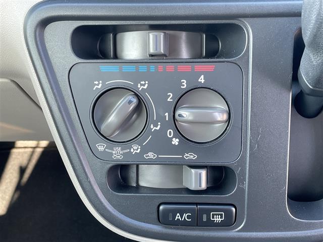 パッソ Ｘ　Ｓ　４ＷＤ　社外ナビＴＶ　ＢＴ　スマアシＩＩＩ　衝突回避支援ブレーキ　車線逸脱警報　前後誤発進抑制　オートハイビーム　前後ソナー　ＥＴＣ　オートライト　プッシュスタート　スマートキー　純正１４インチＳＷ（7枚目）