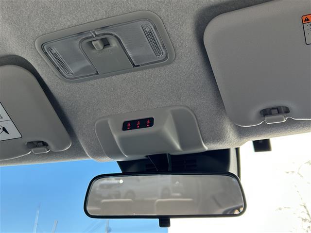 パッソ Ｘ　Ｓ　４ＷＤ　社外ナビＴＶ　ＢＴ　スマアシＩＩＩ　衝突回避支援ブレーキ　車線逸脱警報　前後誤発進抑制　オートハイビーム　前後ソナー　ＥＴＣ　オートライト　プッシュスタート　スマートキー　純正１４インチＳＷ（12枚目）