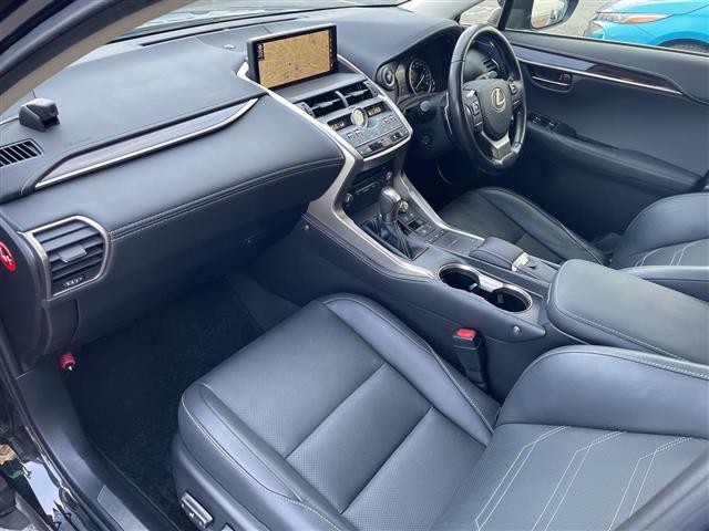 ＮＸ ＮＸ３００ｈ　バージョンＬ　１０．３インチナビ　フルセグ　Ｓ／Ｂカメラ　黒本革シート　前席エアシート　前後席パワーシート・ヒータ　パワーバックドア　ハンドルヒーター　セーフティシステムプラス　ブラインドスポットＭ　角型三眼ＬＥＤ（21枚目）