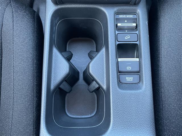 ヴェゼル ｅ：ＨＥＶ　Ｘ　４ＷＤ　寒冷地仕様　社外ナビ　フルセグ　バックカメラ　前席シートヒーター　ホンダセンシング　衝突軽減ブレーキ　追従クルコン　レーンキープ　オートハイビーム　前方ドラレコ　ＥＴＣ　ＬＥＤライト・フォグ（9枚目）