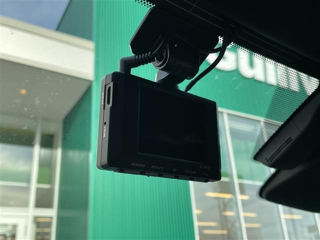 ＮＸ ＮＸ３５０ｈ　Ｆスポーツ　４ＷＤ　純正１４インチＤＡナビ　フルセグ　パノラミックビューモニター　ムーンルーフ　レクサスチームメイト　アドバンストパーク　革エアシート　ヘッドアップディスプレイ　３眼ＬＥＤヘッドライト　純２０ＡＷ（9枚目）