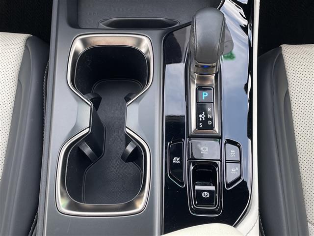 ＮＸ ＮＸ３５０ｈ　Ｆスポーツ　４ＷＤ　純正１４インチＤＡナビ　フルセグ　パノラミックビューモニター　ムーンルーフ　レクサスチームメイト　アドバンストパーク　革エアシート　ヘッドアップディスプレイ　３眼ＬＥＤヘッドライト　純２０ＡＷ（11枚目）