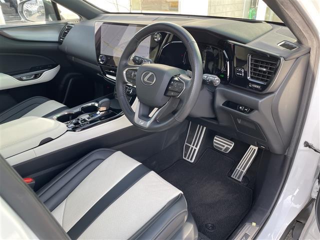 ＮＸ ＮＸ３５０ｈ　Ｆスポーツ　４ＷＤ　純正１４インチＤＡナビ　フルセグ　パノラミックビューモニター　ムーンルーフ　レクサスチームメイト　アドバンストパーク　革エアシート　ヘッドアップディスプレイ　３眼ＬＥＤヘッドライト　純２０ＡＷ（21枚目）