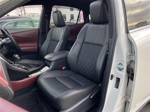 ハリアーハイブリッド プレミアム　アドバンスドパッケージ　４ＷＤ　メーカーナビ　ＪＢＬサウンド　フルセグ　パノラミックビューモニター　ムーンルーフ　ハーフレザーシート　パワーバックドア　衝突軽減ブレーキ　追従クルコン　レーンキープ　ＬＥＤライト　純正１８ＡＷ（23枚目）