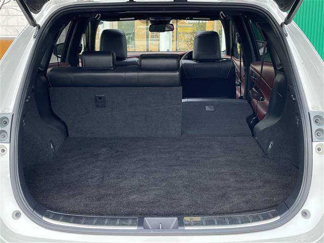 ハリアーハイブリッド プレミアム　アドバンスドパッケージ　４ＷＤ　メーカーナビ　ＪＢＬサウンド　フルセグ　パノラミックビューモニター　ムーンルーフ　ハーフレザーシート　パワーバックドア　衝突軽減ブレーキ　追従クルコン　レーンキープ　ＬＥＤライト　純正１８ＡＷ（27枚目）