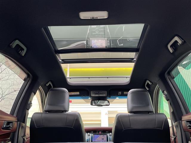 ハリアーハイブリッド プレミアム　アドバンスドパッケージ　４ＷＤ　メーカーナビ　ＪＢＬサウンド　フルセグ　パノラミックビューモニター　ムーンルーフ　ハーフレザーシート　パワーバックドア　衝突軽減ブレーキ　追従クルコン　レーンキープ　ＬＥＤライト　純正１８ＡＷ（30枚目）