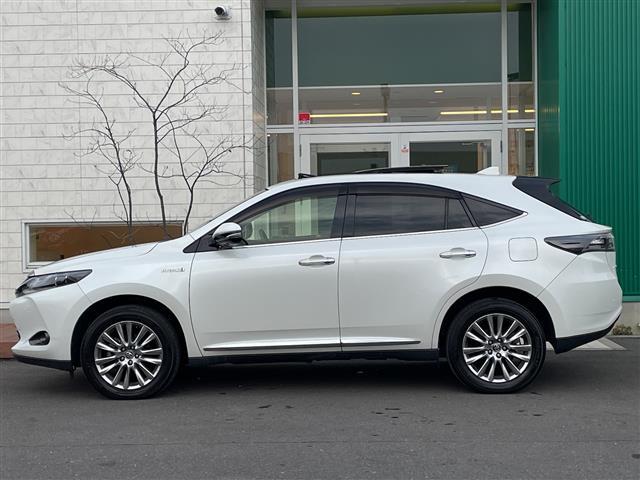 ハリアーハイブリッド プレミアム　アドバンスドパッケージ　４ＷＤ　メーカーナビ　ＪＢＬサウンド　フルセグ　パノラミックビューモニター　ムーンルーフ　ハーフレザーシート　パワーバックドア　衝突軽減ブレーキ　追従クルコン　レーンキープ　ＬＥＤライト　純正１８ＡＷ（38枚目）