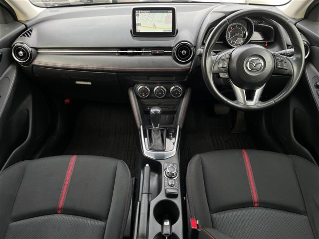 デミオ ＸＤツーリング　４ＷＤ　セーフティパッケージ　純正ＳＤナビ　フルセグ　バックカメラ　ヘッドアップディスプレイ　衝突軽減ブレーキ　クルコン　ハイビームコントロール　ブラインドスポットＭ　前後ドラレコ　ＬＥＤヘッドライト（2枚目）