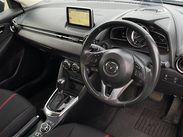 デミオ ＸＤツーリング　４ＷＤ　セーフティパッケージ　純正ＳＤナビ　フルセグ　バックカメラ　ヘッドアップディスプレイ　衝突軽減ブレーキ　クルコン　ハイビームコントロール　ブラインドスポットＭ　前後ドラレコ　ＬＥＤヘッドライト（22枚目）