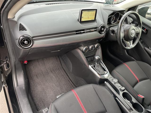 デミオ ＸＤツーリング　４ＷＤ　セーフティパッケージ　純正ＳＤナビ　フルセグ　バックカメラ　ヘッドアップディスプレイ　衝突軽減ブレーキ　クルコン　ハイビームコントロール　ブラインドスポットＭ　前後ドラレコ　ＬＥＤヘッドライト（23枚目）