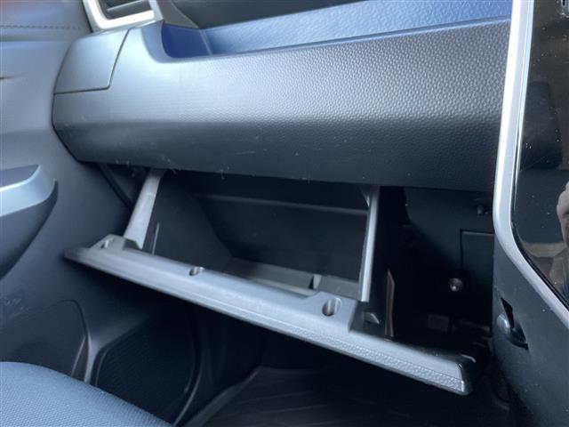 ルーミー カスタムＧ　Ｓ　４ＷＤ　純正ナビ　フルセグ　バックカメラ　両側パワースライドドア　スマアシＩＩ　衝突軽減　車線逸脱警報　誤発進抑制制御　クルーズコントロール　前席シートヒーター　ＥＴＣ　ＬＥＤランプ　純正１４ＡＷ（24枚目）