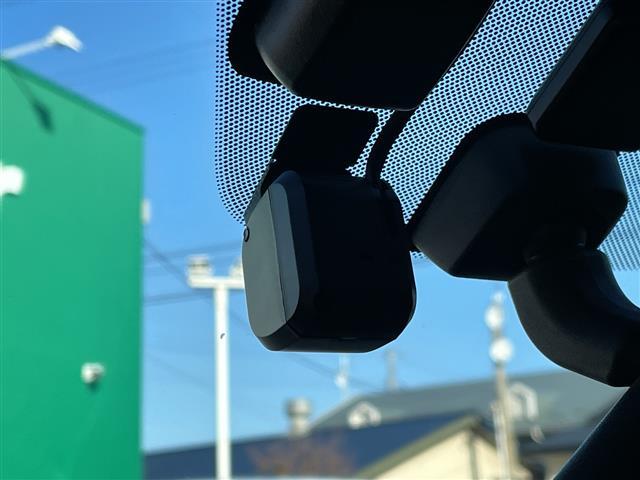 フォレスター ２．０ＸＴ　アイサイト　アドバンスドセイフティＰＫＧ　４ＷＤ　社外ＳＤナビ　フルセグ　Ｂカメラ　パワーバックドア　合皮コンビシート　前席パワーシート　前後席シートヒーター　アイサイトｖｅｒ．３　ＬＥＤライト・フォグ　車高調（12枚目）