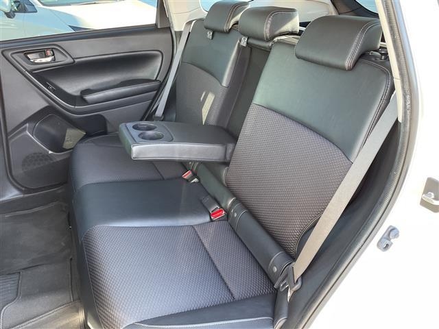 フォレスター ２．０ＸＴ　アイサイト　アドバンスドセイフティＰＫＧ　４ＷＤ　社外ＳＤナビ　フルセグ　Ｂカメラ　パワーバックドア　合皮コンビシート　前席パワーシート　前後席シートヒーター　アイサイトｖｅｒ．３　ＬＥＤライト・フォグ　車高調（26枚目）