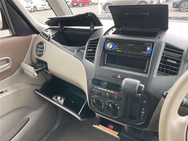 パレット リミテッドＩＩ　４ＷＤ　社外オーディオ　両側パワースライドドア　運転席シートヒーター　エンジンスターター　スマートキー　プッシュスタート　ＨＩＤヘッドライト　オートライト　純正フロアマット　スタッドレスタイヤ（13枚目）