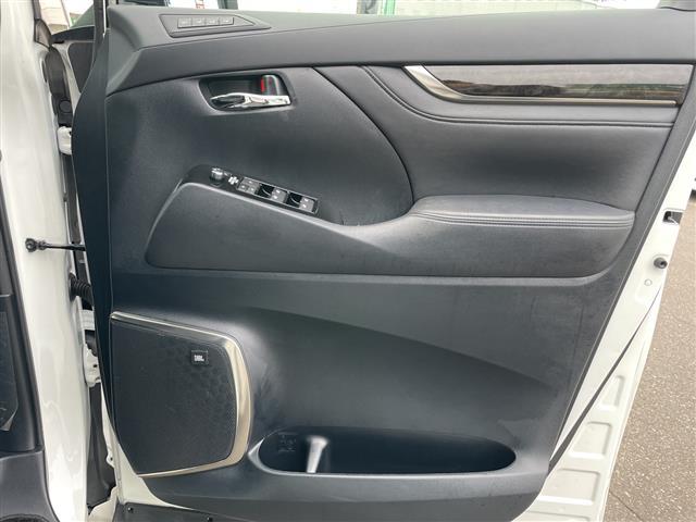 ヴェルファイアハイブリッド ＺＲ　Ｇエディション　４ＷＤ　９．２型ナビ　ＪＢＬサウンド　リアエンターテイメント　１２．１型後席モニター　ツインムーンルーフ　黒革シート　パワーバックドア　衝突軽減ブレーキ　追従クルコン　Ａハイビーム　モデリスタエアロ（24枚目）