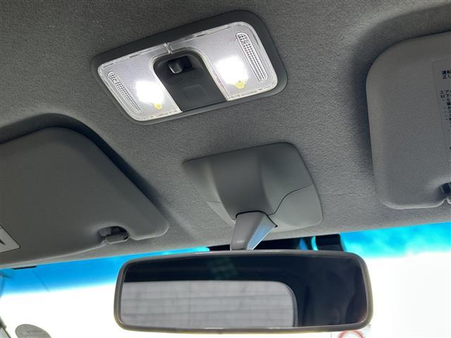 ムーヴ カスタムX20thアニバサリーゴールドED SAII 4WD 2トーンスタイル 純正8型ナビ フルセグ Bluetooth バックカメラ ハーフレザーシート スマートアシスト 衝突軽減ブレーキ 車線逸脱警報 誤発進抑制制御 LEDライト・フォグランプ(11枚目)