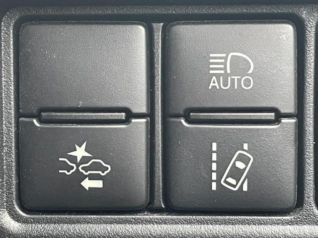 ノア Si ダブルバイビーII ワンオーナー 純正ナビ 両側パワースライドドア ETC クルーズコントロール フリップダウンモニター 前後ドライブレコーダー コーナーセンサー前後 Bカメラ オートマチックハイビーム オートライト(9枚目)