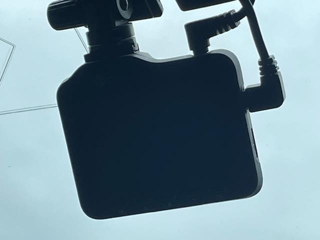 ノア Si ダブルバイビーII ワンオーナー 純正ナビ 両側パワースライドドア ETC クルーズコントロール フリップダウンモニター 前後ドライブレコーダー コーナーセンサー前後 Bカメラ オートマチックハイビーム オートライト(10枚目)