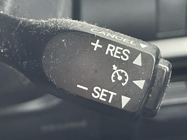 ノア Si ダブルバイビーII ワンオーナー 純正ナビ 両側パワースライドドア ETC クルーズコントロール フリップダウンモニター 前後ドライブレコーダー コーナーセンサー前後 Bカメラ オートマチックハイビーム オートライト(11枚目)