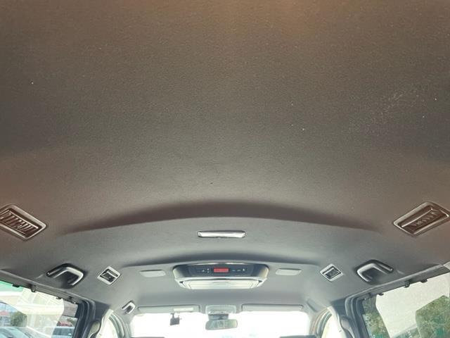 ノア Si ダブルバイビーII ワンオーナー 純正ナビ 両側パワースライドドア ETC クルーズコントロール フリップダウンモニター 前後ドライブレコーダー コーナーセンサー前後 Bカメラ オートマチックハイビーム オートライト(29枚目)